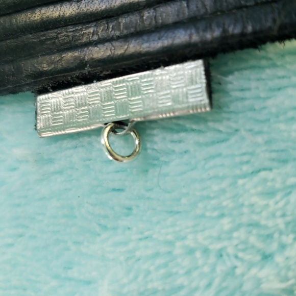 Black 100% Leather Uneven Wrist Wrap - Picture 6 of 8